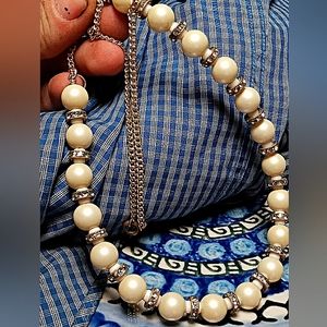 Beautiful Pearl and Crystal Necklace